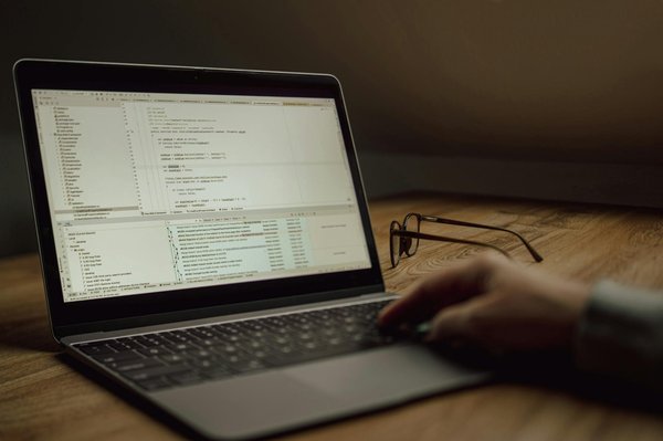 Reliable electrician in bromley: 24/7 emergency services